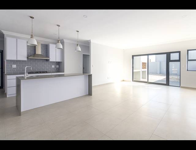4 BEDROOM FREEHOLD FOR SALE IN SANDOWN
